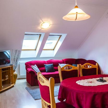 Kis-Gast Panorama Apartman Хайдусобосло Экстерьер фото